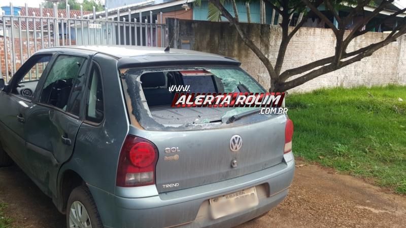 Rolim de Moura – Motociclista sofre grave ferimento na perna após colidir em carro no Bairro Cidade Alta